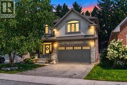 256 MOORLAND Crescent  Ancaster, ON L9K 1S6