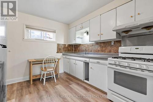 73 Hillview Road, St. Catharines (Western Hill), ON - Indoor Photo Showing Kitchen With Double Sink