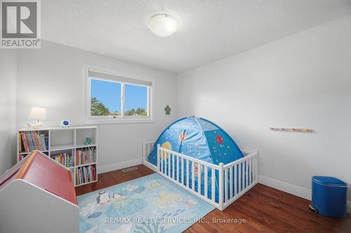 8 Paramount Place, Brampton, ON - Indoor Photo Showing Bedroom