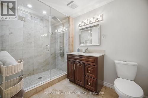 8 Paramount Place, Brampton, ON - Indoor Photo Showing Bathroom