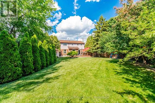 8 Paramount Place, Brampton, ON - Outdoor