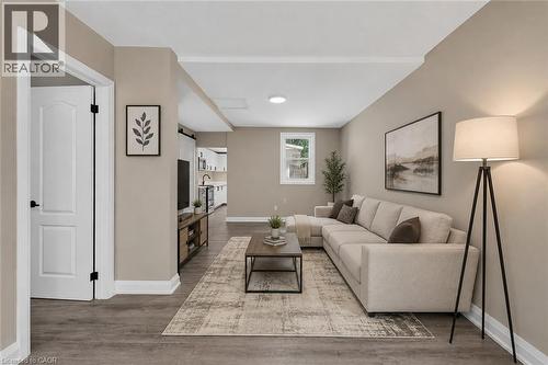 332 East Avenue N, Hamilton, ON - Indoor Photo Showing Living Room