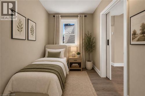 332 East Avenue N, Hamilton, ON - Indoor Photo Showing Bedroom