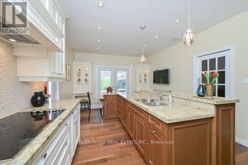 3 Stonegate Drive, Brampton, ON - Indoor Photo Showing Kitchen With Double Sink With Upgraded Kitchen