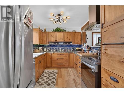 6415 Glendora Way, Coldstream, BC - Indoor Photo Showing Kitchen