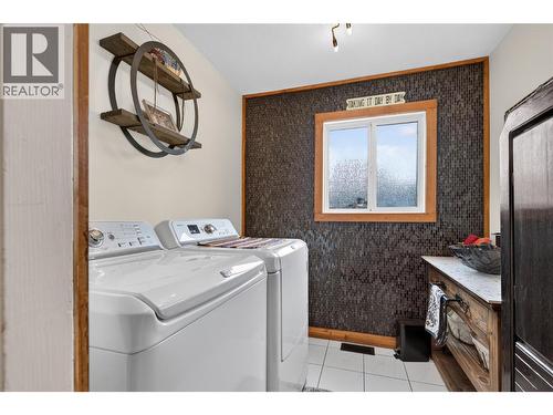6415 Glendora Way, Coldstream, BC - Indoor Photo Showing Laundry Room