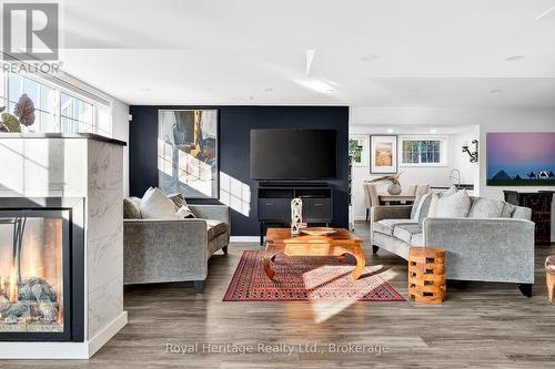 32 Edgewater Drive, Brighton, ON - Indoor Photo Showing Living Room