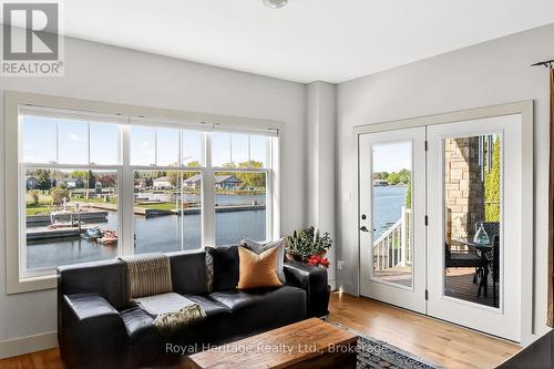 32 Edgewater Drive, Brighton, ON - Indoor Photo Showing Living Room
