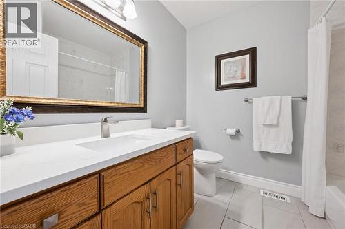 187 Westchester Drive, Kitchener, ON - Indoor Photo Showing Bathroom