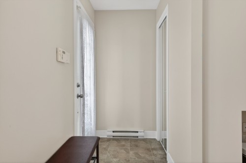 Hall d'entrée/Vestibule - 12-9170 Ch. Bourgeois, Mirabel, QC - Indoor Photo Showing Other Room