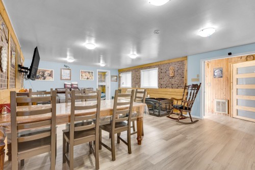 Salle communautaire - 131A Rue Du Cap, Saint-Colomban, QC - Indoor Photo Showing Dining Room