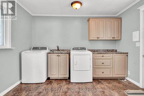 322 Concession Road W, Tiny, ON - Indoor Photo Showing Laundry Room