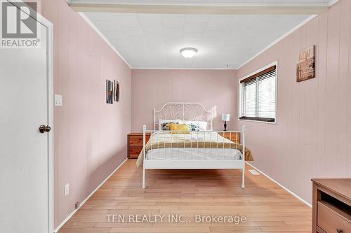 322 Concession Road W, Tiny, ON - Indoor Photo Showing Bedroom