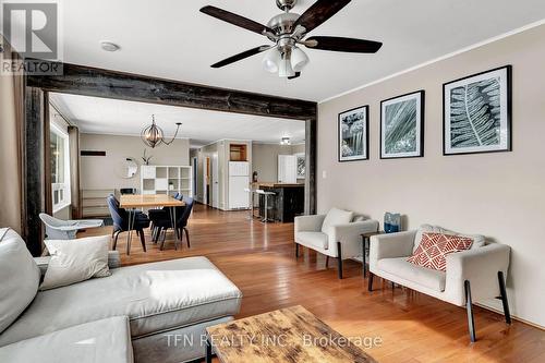 322 Concession Road W, Tiny, ON - Indoor Photo Showing Living Room