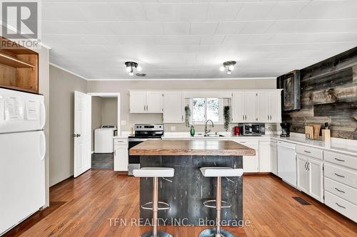 322 Concession Road W, Tiny, ON - Indoor Photo Showing Kitchen