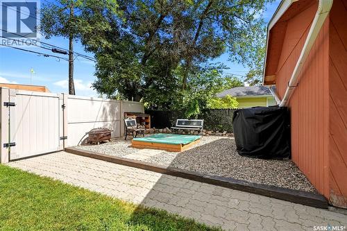 4008 Regina Avenue, Regina, SK - Outdoor