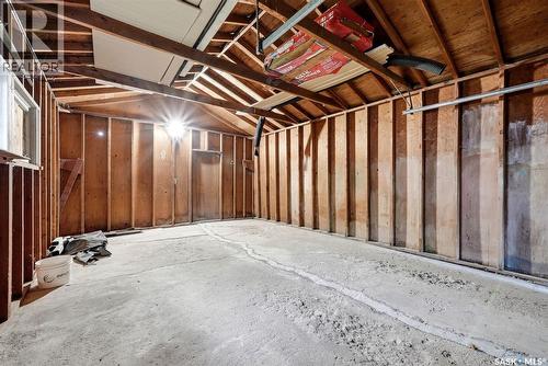 4008 Regina Avenue, Regina, SK - Indoor