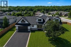 24 ROYCE Avenue  Stoney Creek, ON L8G 3B5