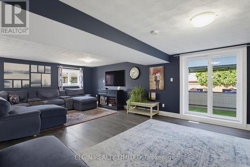 3 Trevithick Terrace, St. Thomas, ON - Indoor Photo Showing Living Room