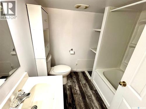 816 I Avenue S, Saskatoon, SK - Indoor Photo Showing Bathroom