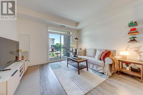 303 - 320 Plains Road E, Burlington, ON - Indoor Photo Showing Living Room