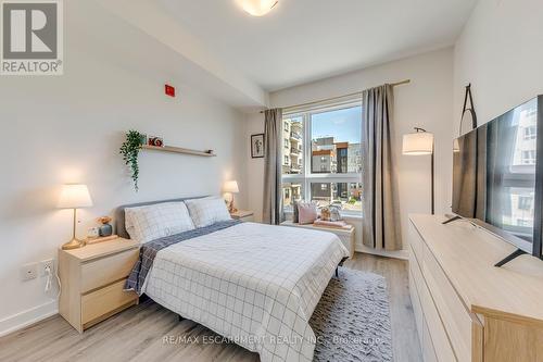 303 - 320 Plains Road E, Burlington, ON - Indoor Photo Showing Bedroom