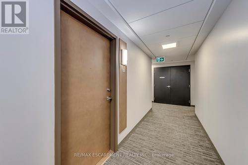 303 - 320 Plains Road E, Burlington, ON - Indoor Photo Showing Other Room