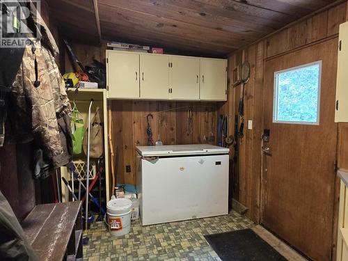 4055 Bailey Road, Valemount, BC - Indoor Photo Showing Laundry Room