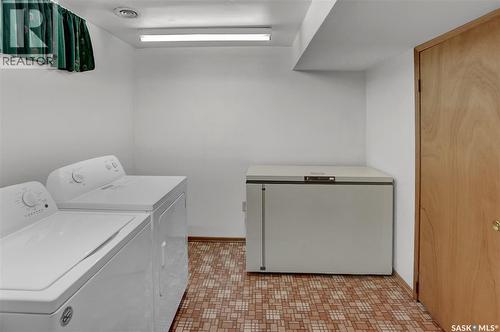 6015 7Th Avenue N, Regina, SK - Indoor Photo Showing Laundry Room
