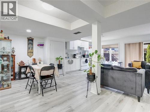 584 Pinery Trail, Waterloo, ON - Indoor