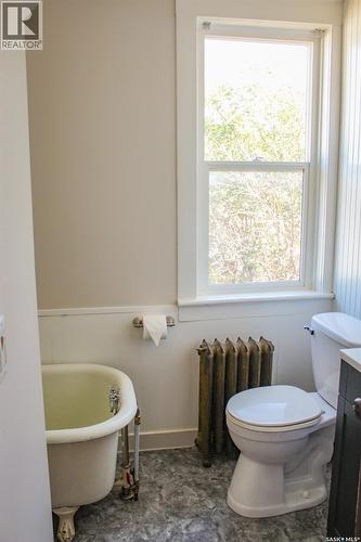 420 Burrows Avenue W, Melfort, SK - Indoor Photo Showing Bathroom