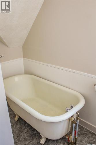420 Burrows Avenue W, Melfort, SK - Indoor Photo Showing Bathroom