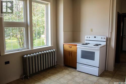 420 Burrows Avenue W, Melfort, SK - Indoor Photo Showing Kitchen