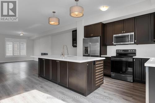 2 Waterview Lane, Grimsby, ON - Indoor Photo Showing Kitchen