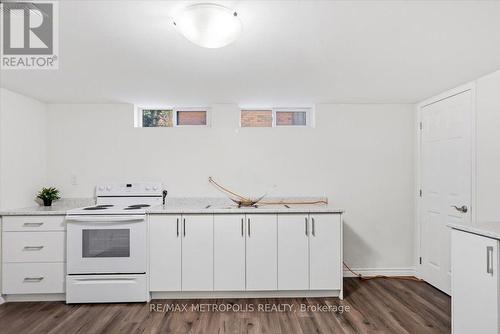 615 Dogwood Lane, Waterloo, ON - Indoor Photo Showing Kitchen