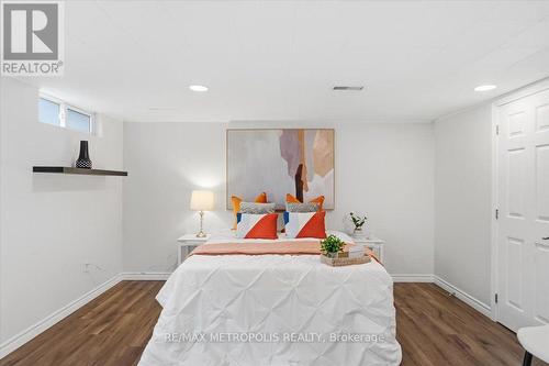 615 Dogwood Lane, Waterloo, ON - Indoor Photo Showing Bedroom