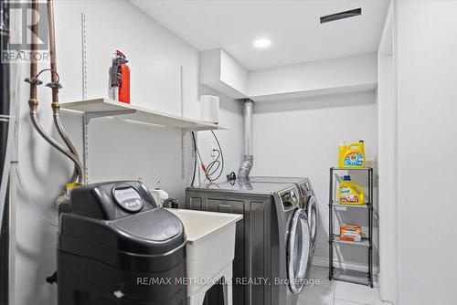 615 Dogwood Lane, Waterloo, ON - Indoor Photo Showing Laundry Room