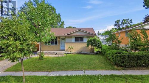 615 Dogwood Lane, Waterloo, ON - Outdoor