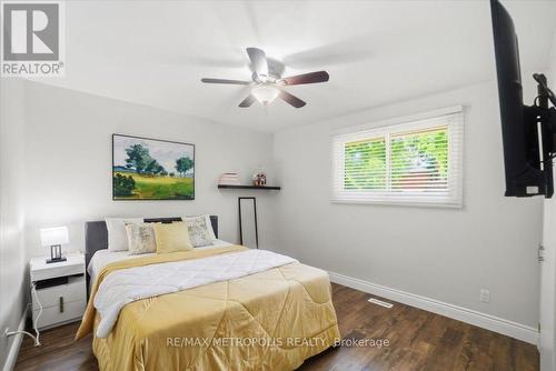 615 Dogwood Lane, Waterloo, ON - Indoor Photo Showing Bedroom