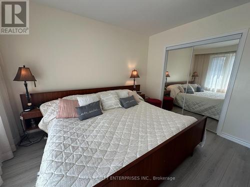 1571 Muir Road, Mississauga, ON - Indoor Photo Showing Bedroom