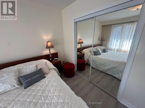 1571 Muir Road, Mississauga, ON - Indoor Photo Showing Bedroom