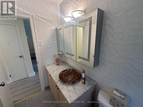 1571 Muir Road, Mississauga, ON - Indoor Photo Showing Bathroom
