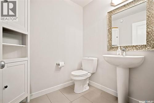 207 Kolynchuk Manor, Saskatoon, SK - Indoor Photo Showing Bathroom