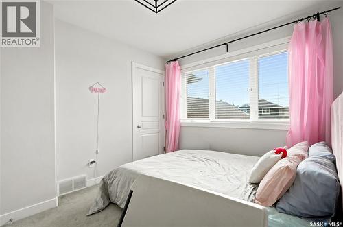 207 Kolynchuk Manor, Saskatoon, SK - Indoor Photo Showing Bedroom