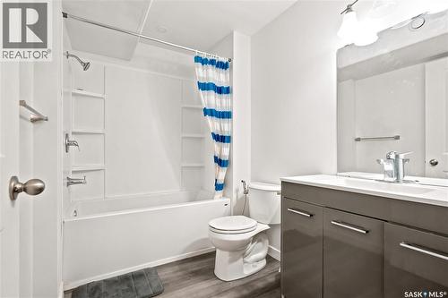 207 Kolynchuk Manor, Saskatoon, SK - Indoor Photo Showing Bathroom