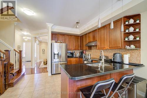 3885 Eglinton Avenue, Mississauga, ON - Indoor Photo Showing Kitchen