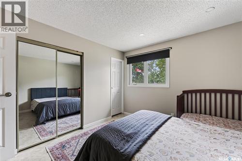 12 Jackson Bay, Regina, SK - Indoor Photo Showing Bedroom