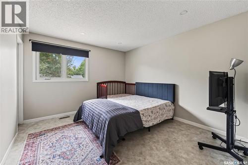 12 Jackson Bay, Regina, SK - Indoor Photo Showing Bedroom