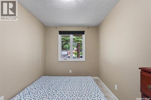 12 Jackson Bay, Regina, SK - Indoor Photo Showing Bedroom