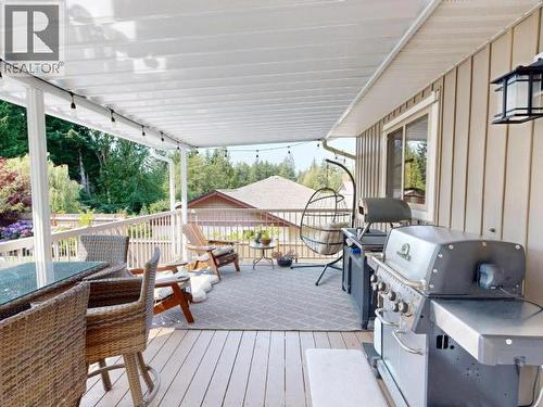 7066 Qualicum Way, Powell River, BC - Outdoor With Exterior